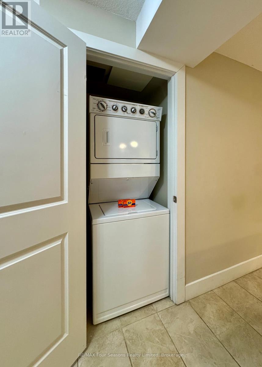 5209 - 9 Harbour Street E Property Photo 8