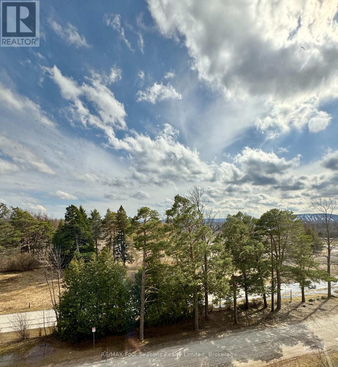 5209 - 9 Harbour Street E Property Photo 11