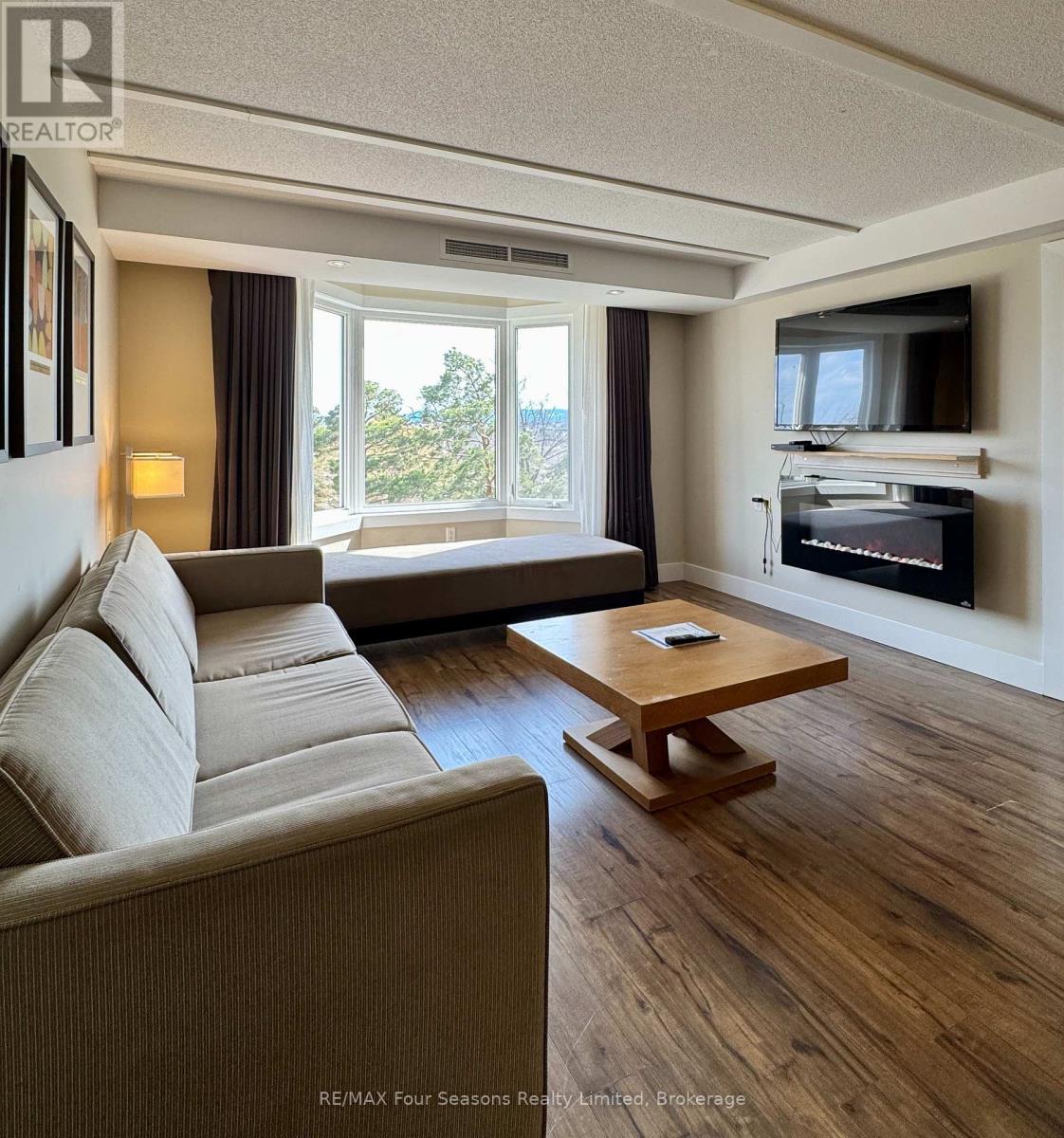 5209 - 9 Harbour Street E Property Photo 13