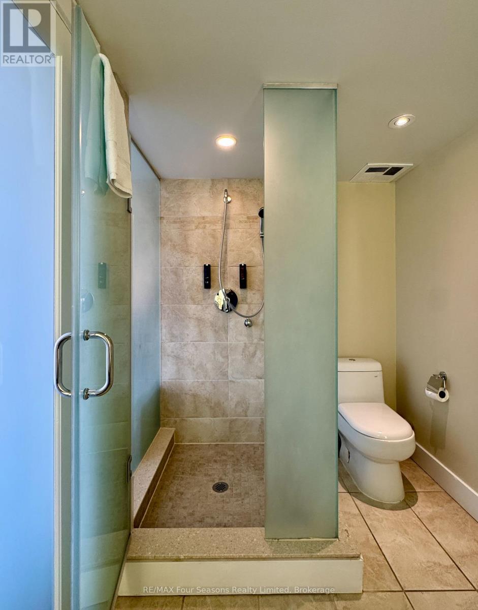5209 - 9 Harbour Street E Property Photo 15