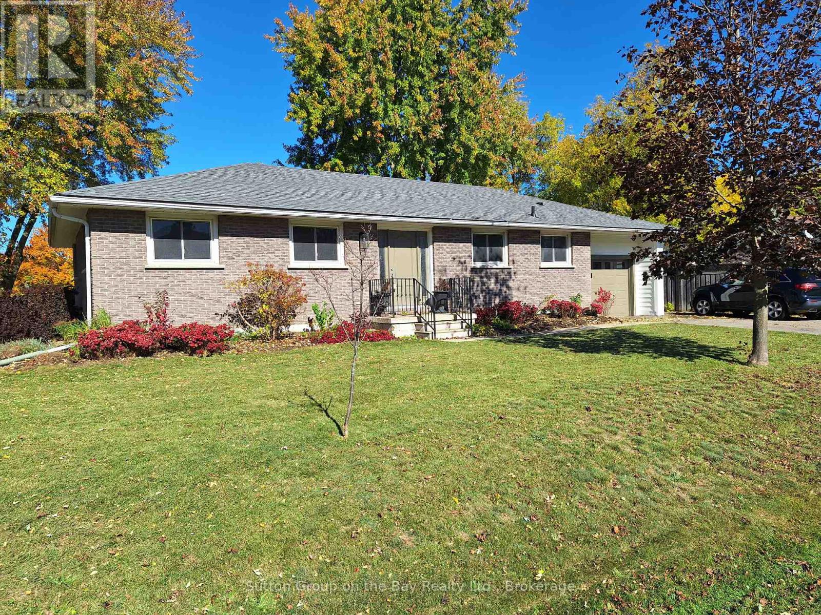 5 Brock Crescent Property Photo 3