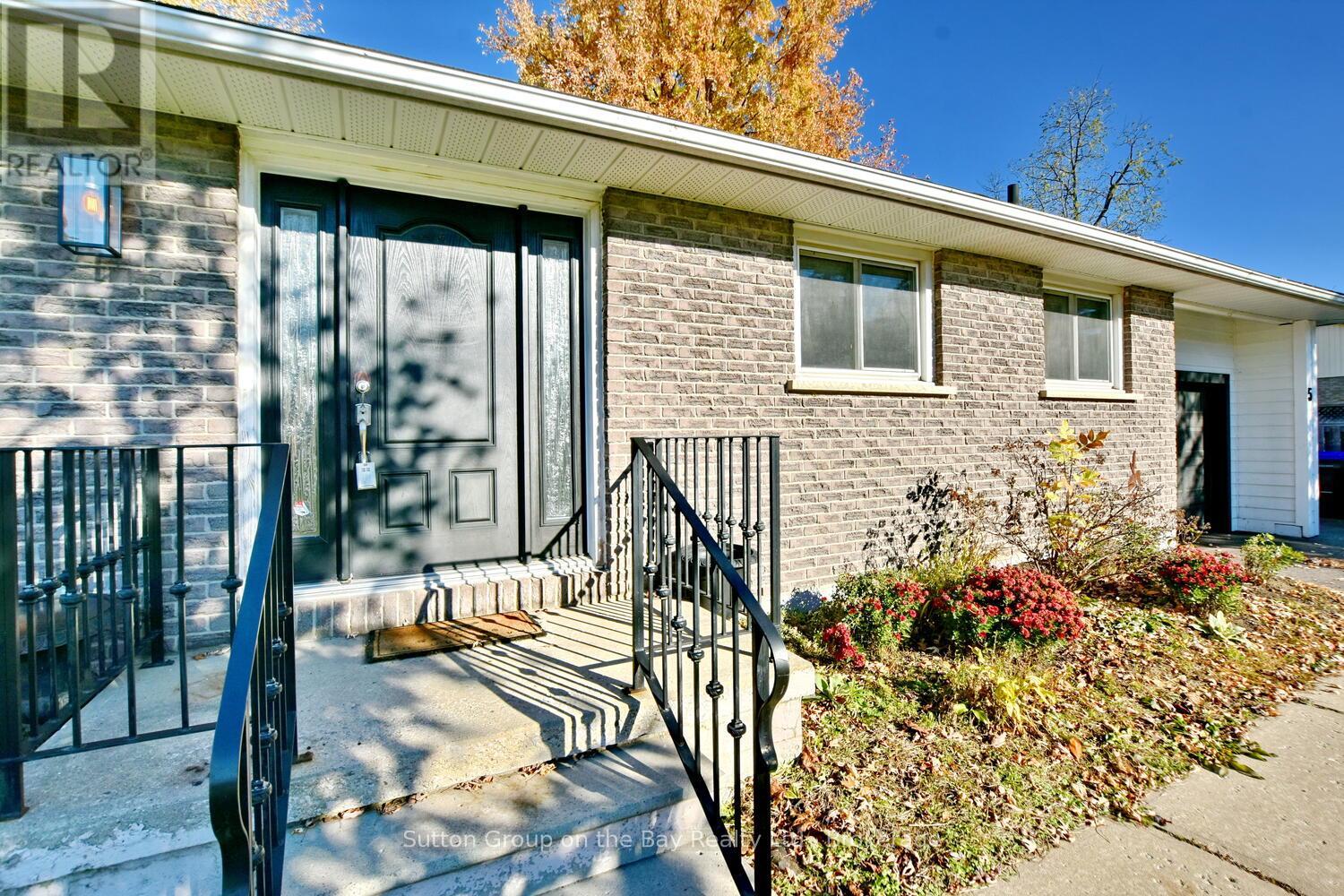 5 Brock Crescent Property Photo 5