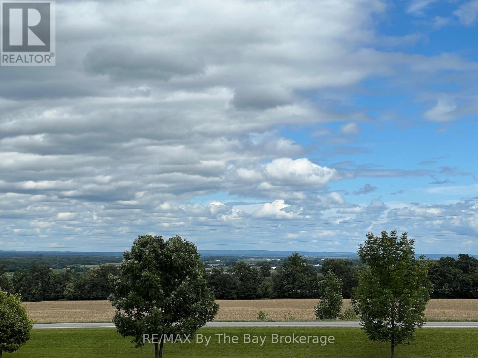 2332 Centre Line Property Photo 11