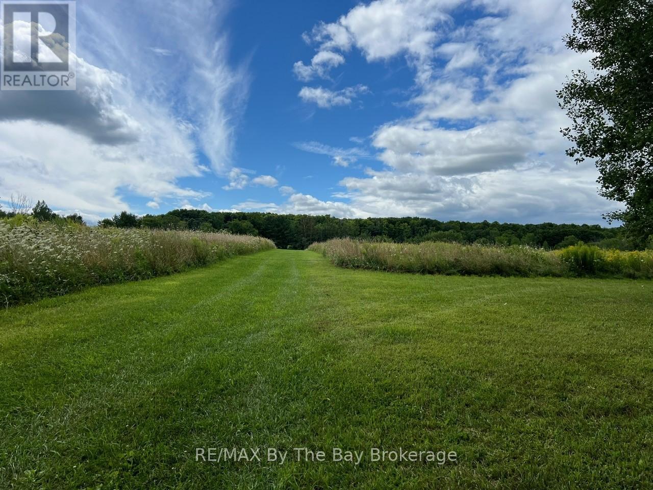 2332 Centre Line Property Photo 14