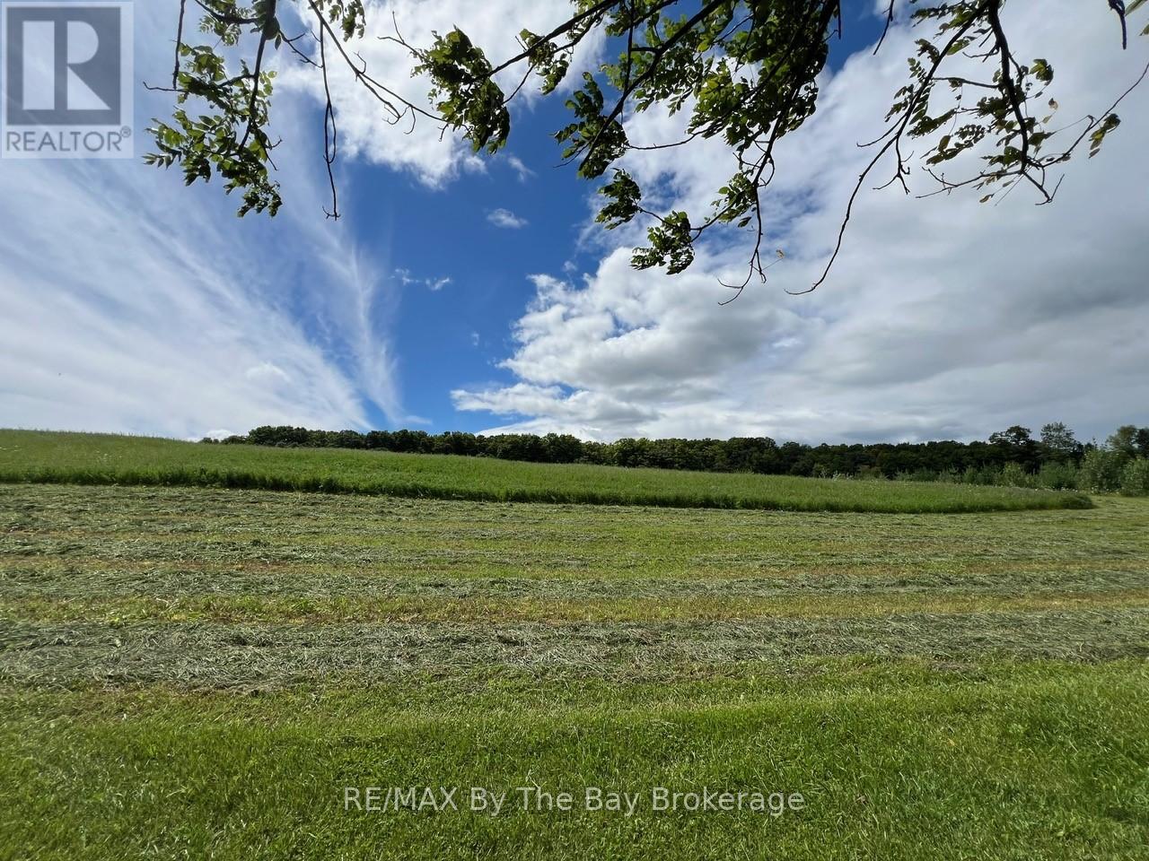 2332 Centre Line Property Photo 16