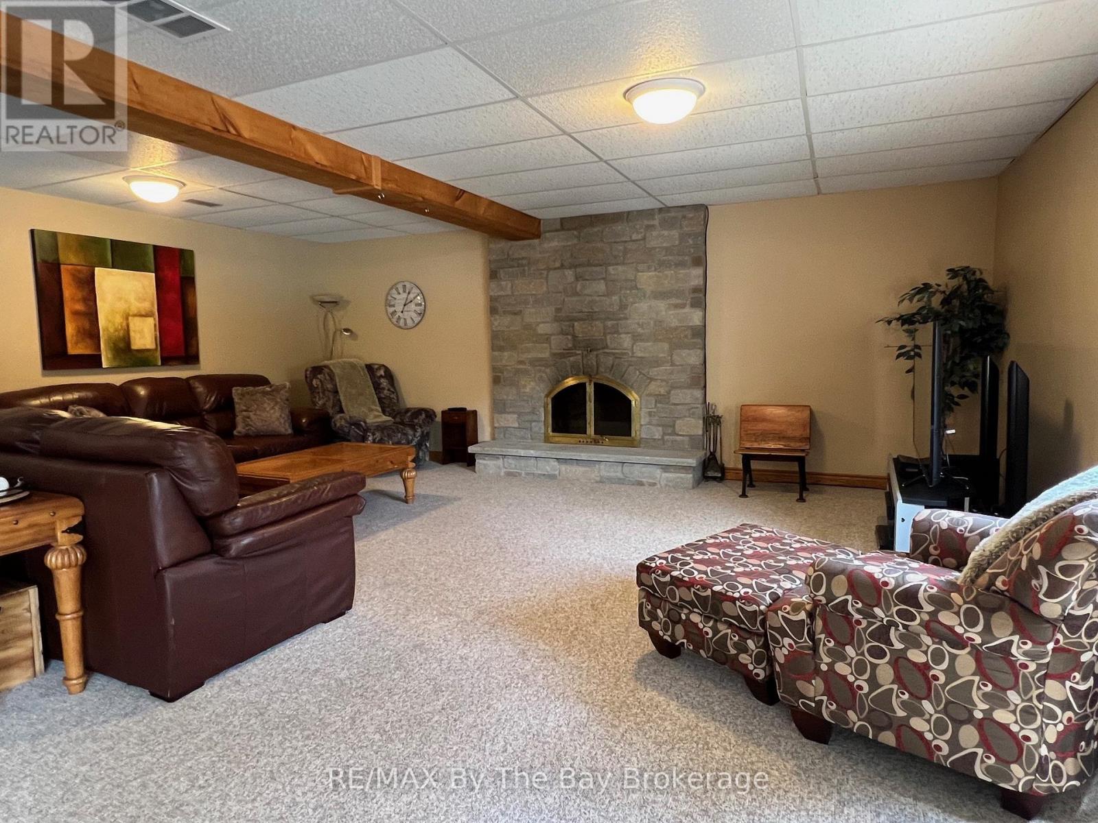2332 Centre Line Property Photo 25