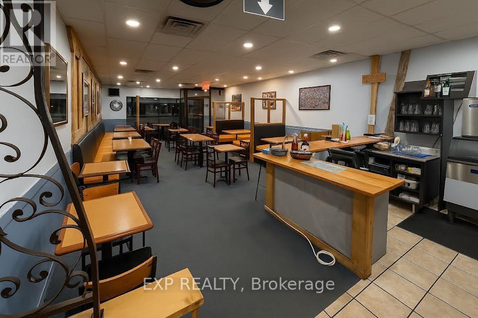 6 - 627 River Road W Property Photo 2