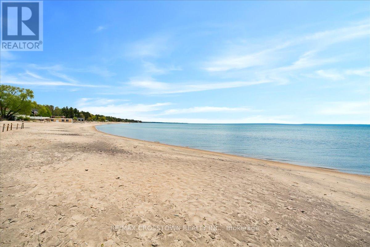 369 Balm Beach Road W Property Photo 13