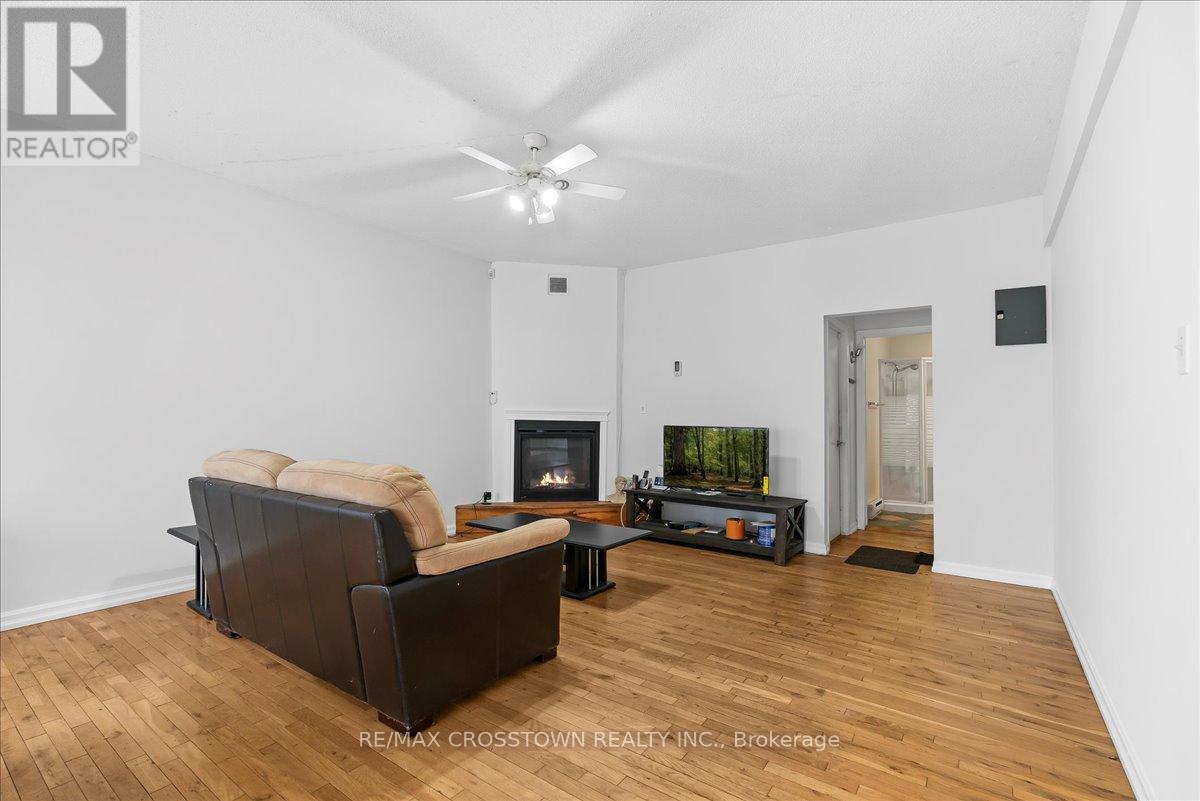369 Balm Beach Road W Property Photo 25