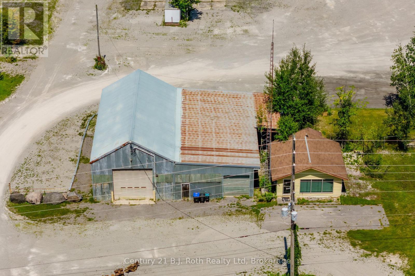 2565 Quarry Road Property Photo 4