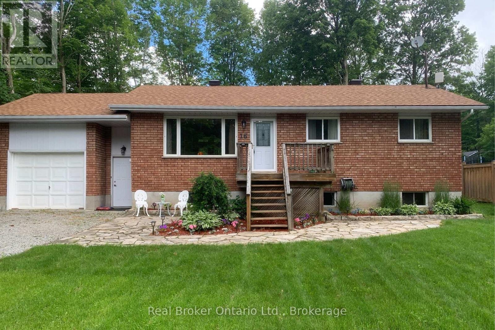 16 Mundy Avenue Property Photo 1