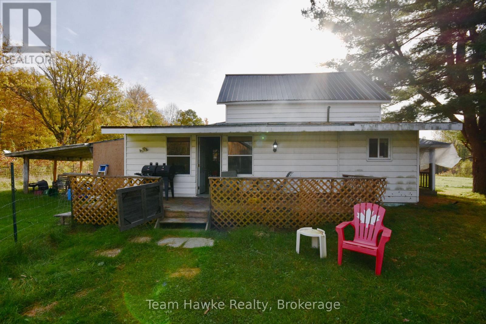 2645 St Amant Road Property Photo 3