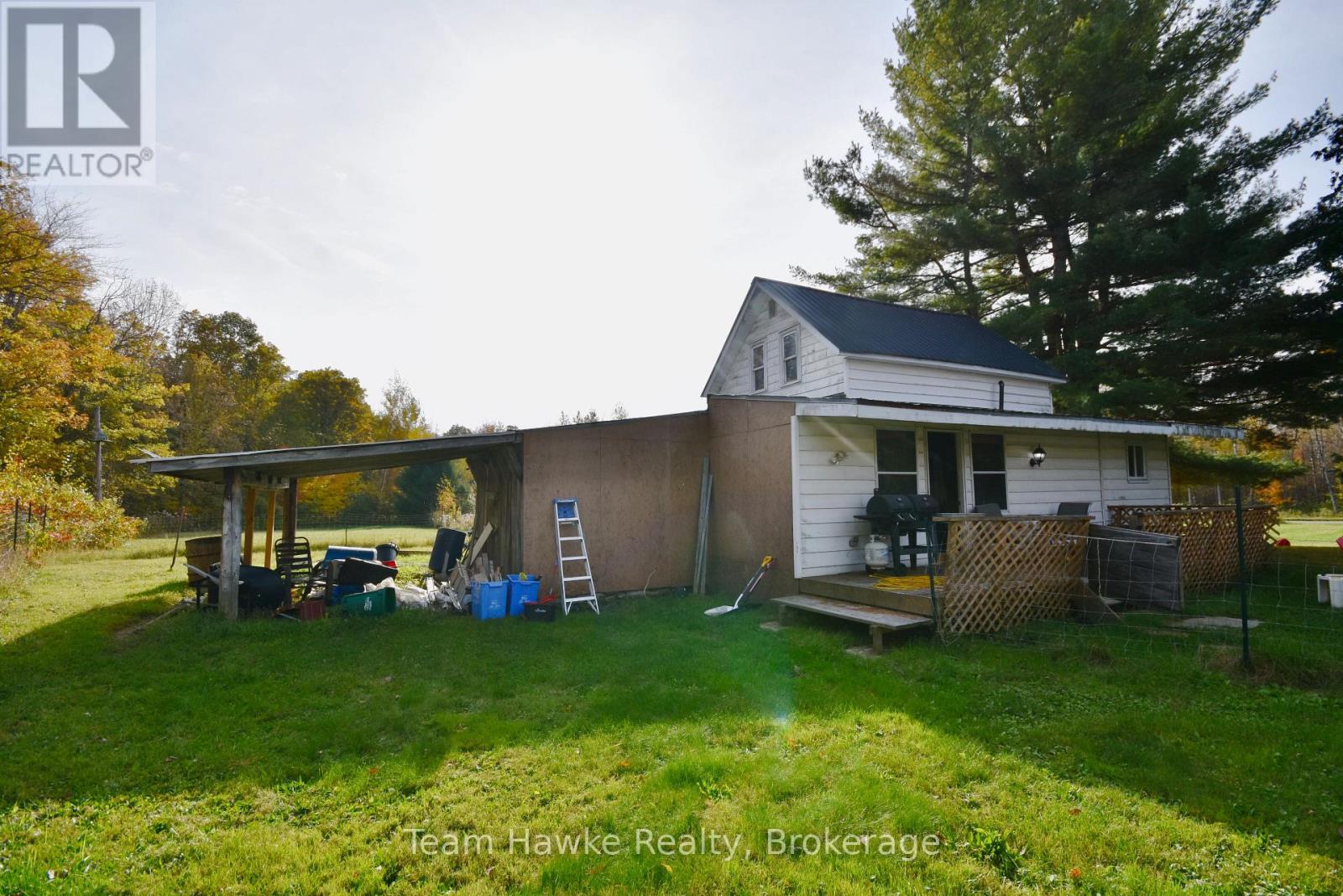 2645 St Amant Road Property Photo 4