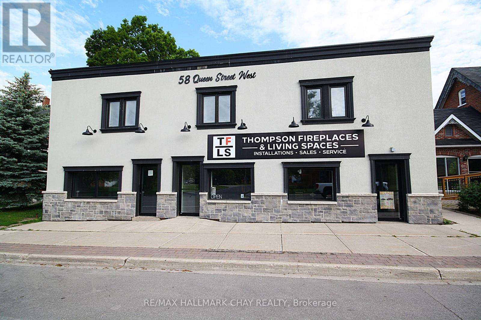 58 Queen St Street W Property Photo 2