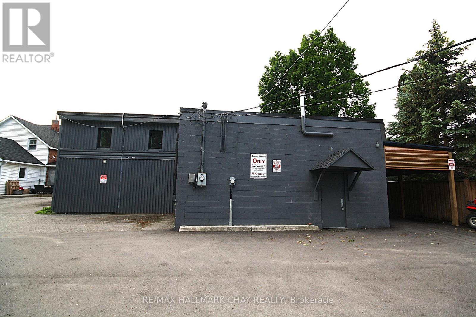 58 Queen St Street W Property Photo 23
