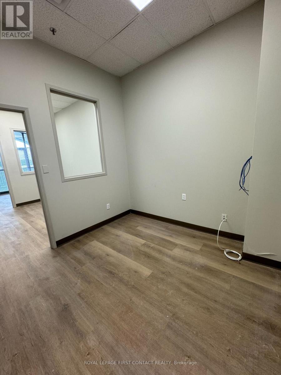 202 - 140 Dunlop Street E Property Photo 10