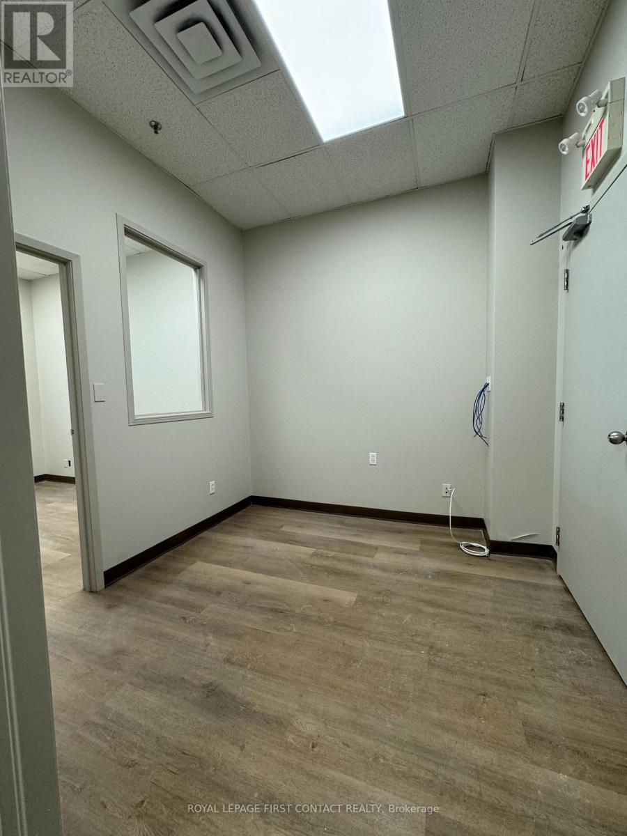 202 - 140 Dunlop Street E Property Photo 12