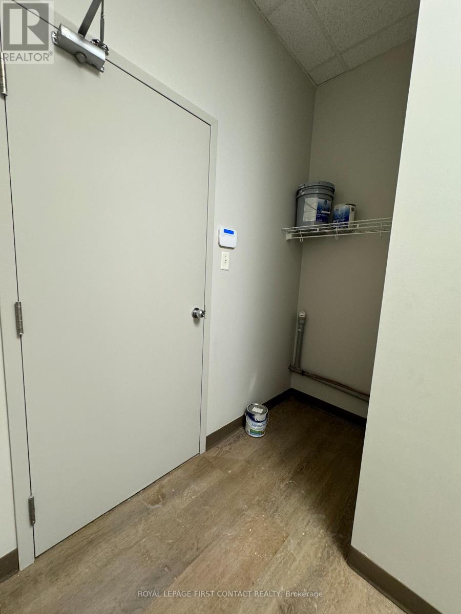 202 - 140 Dunlop Street E Property Photo 14