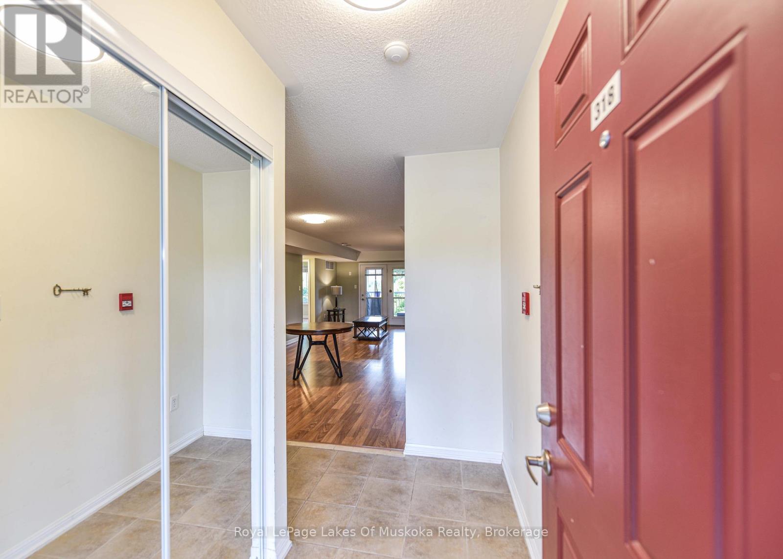 318 - 60 Mulligan Lane Property Photo 8