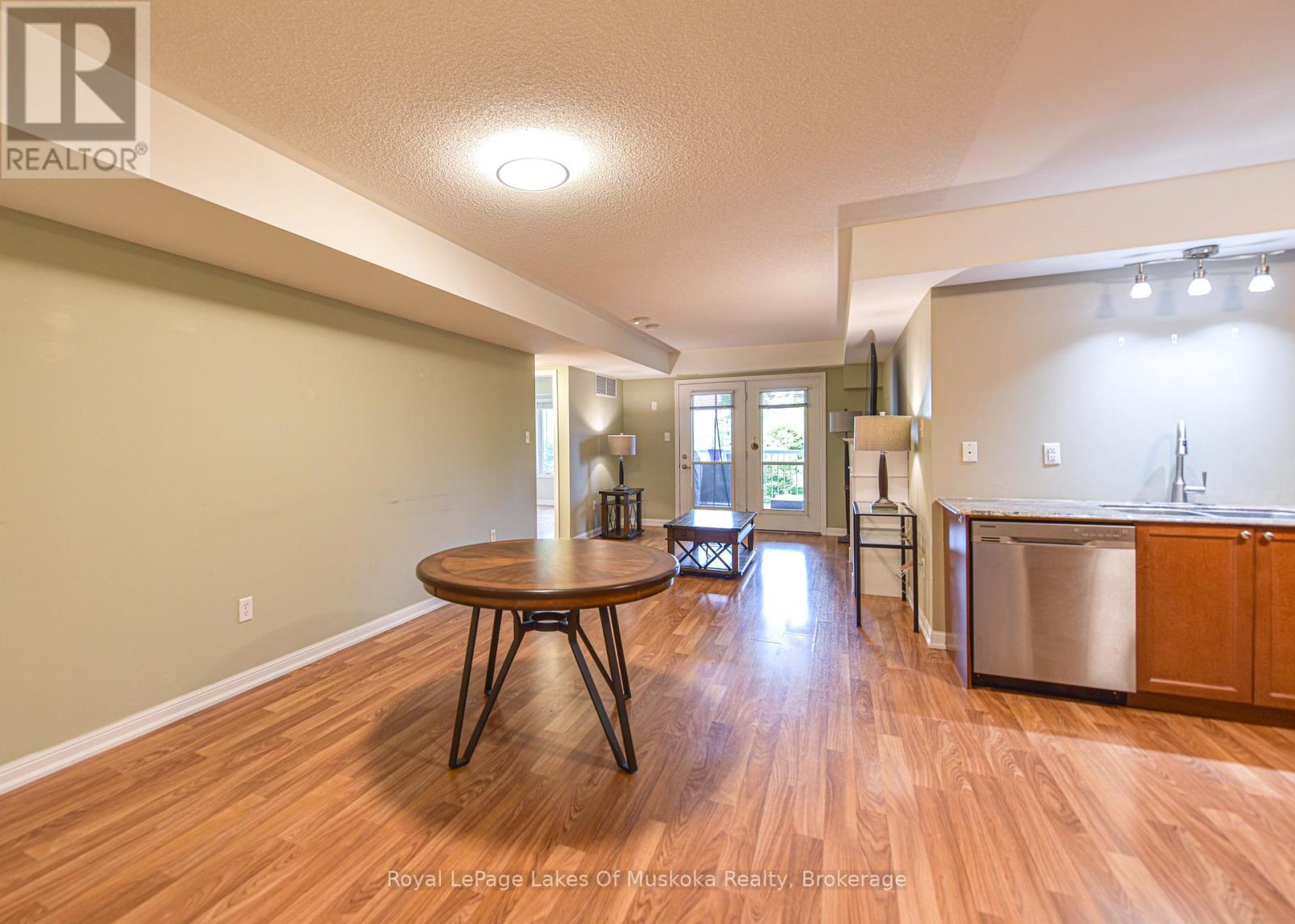 318 - 60 Mulligan Lane Property Photo 12