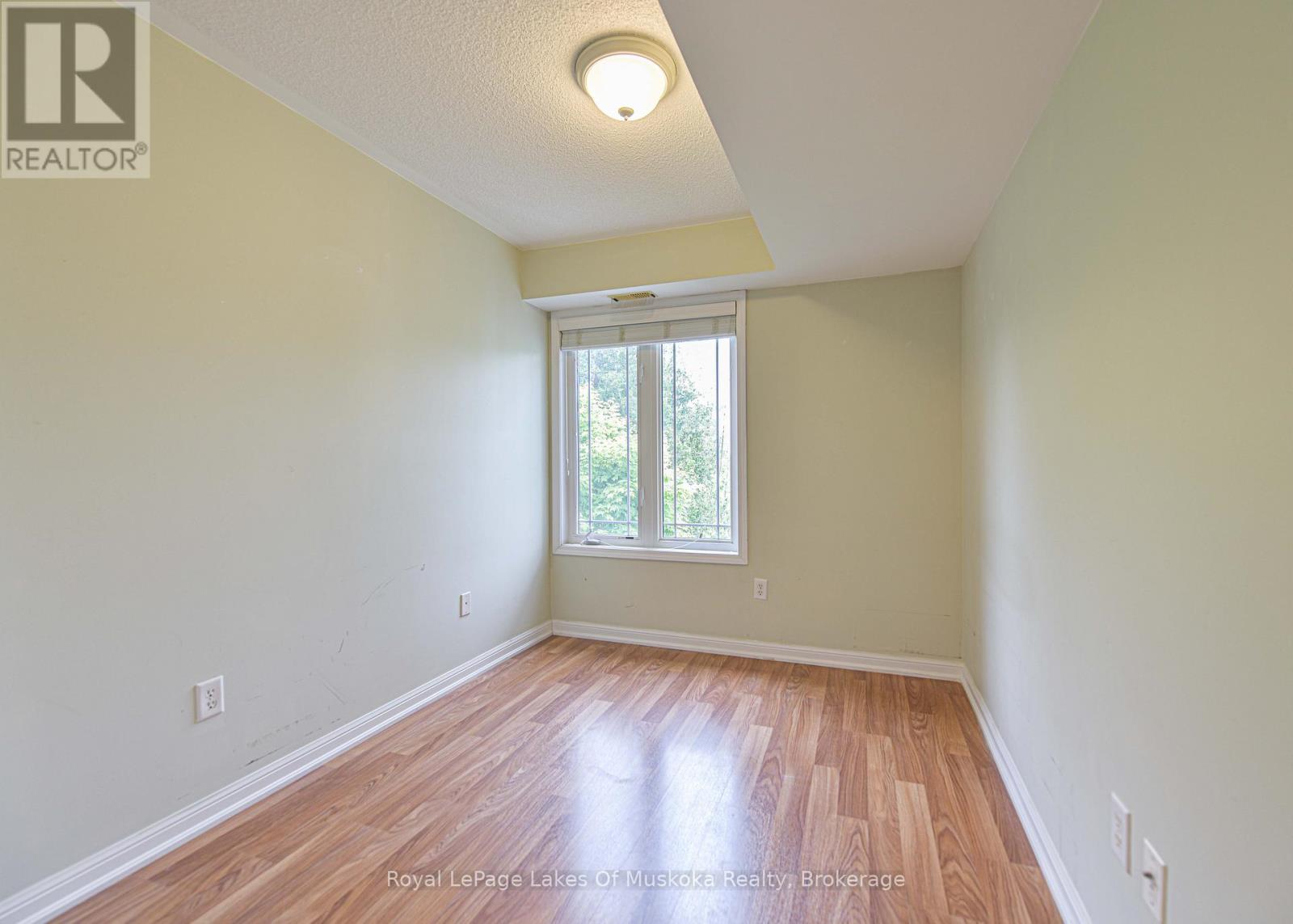 318 - 60 Mulligan Lane Property Photo 28