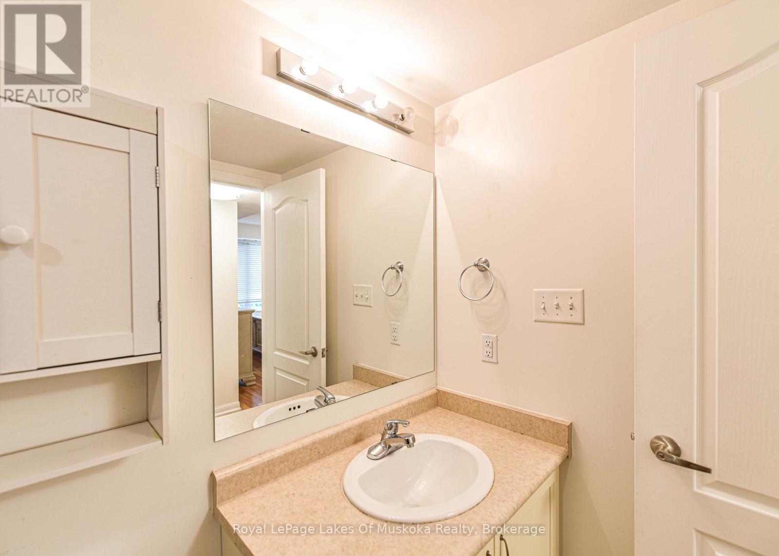 318 - 60 Mulligan Lane Property Photo 37