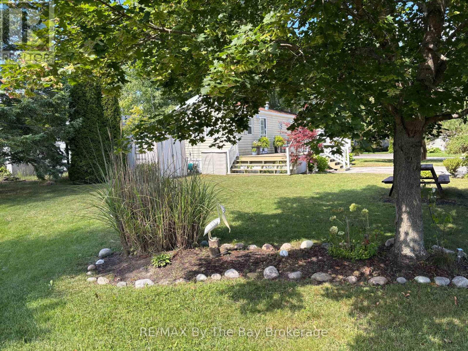 15 Huron Circle Property Photo 2