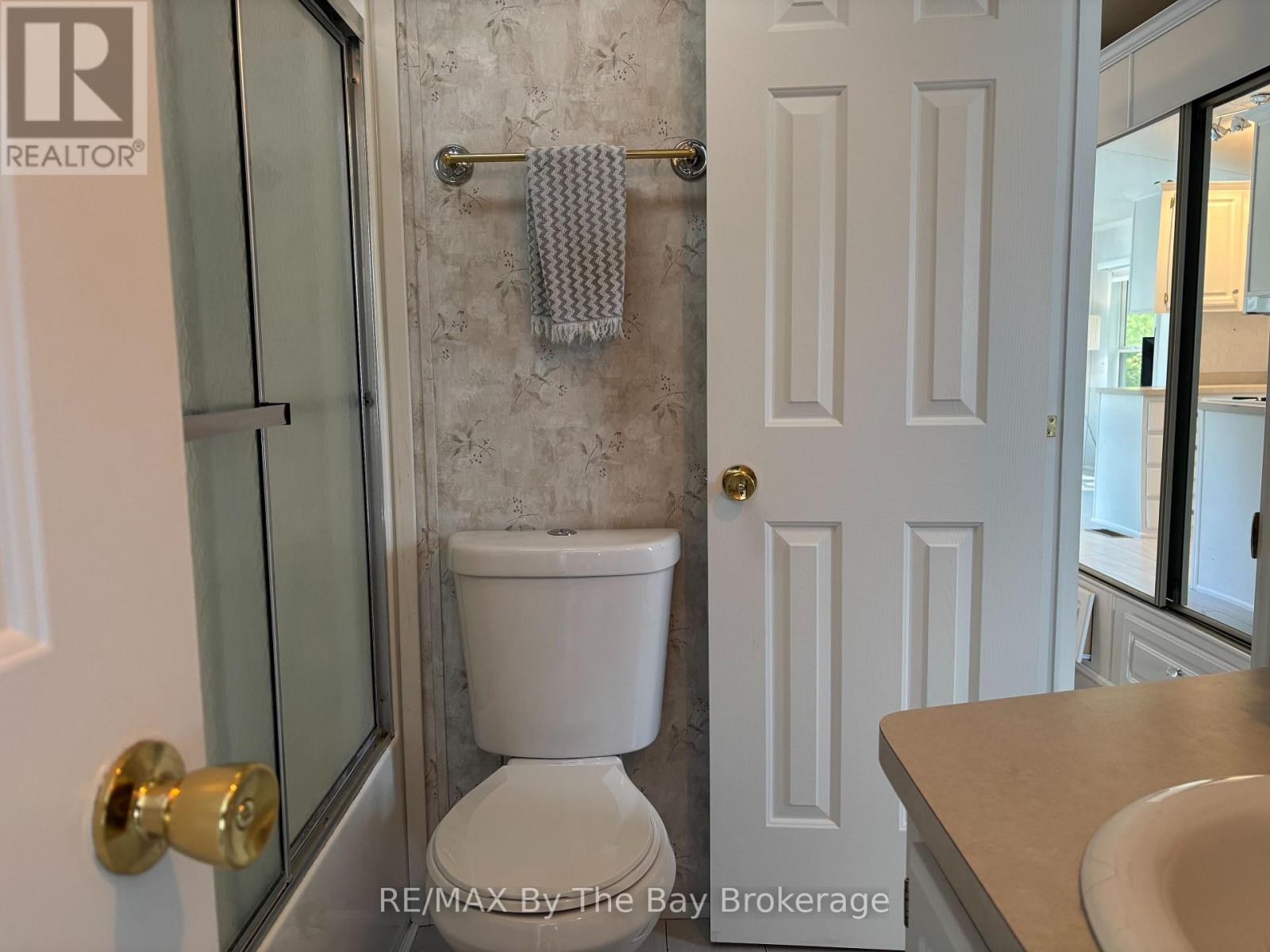 15 Huron Circle Property Photo 17