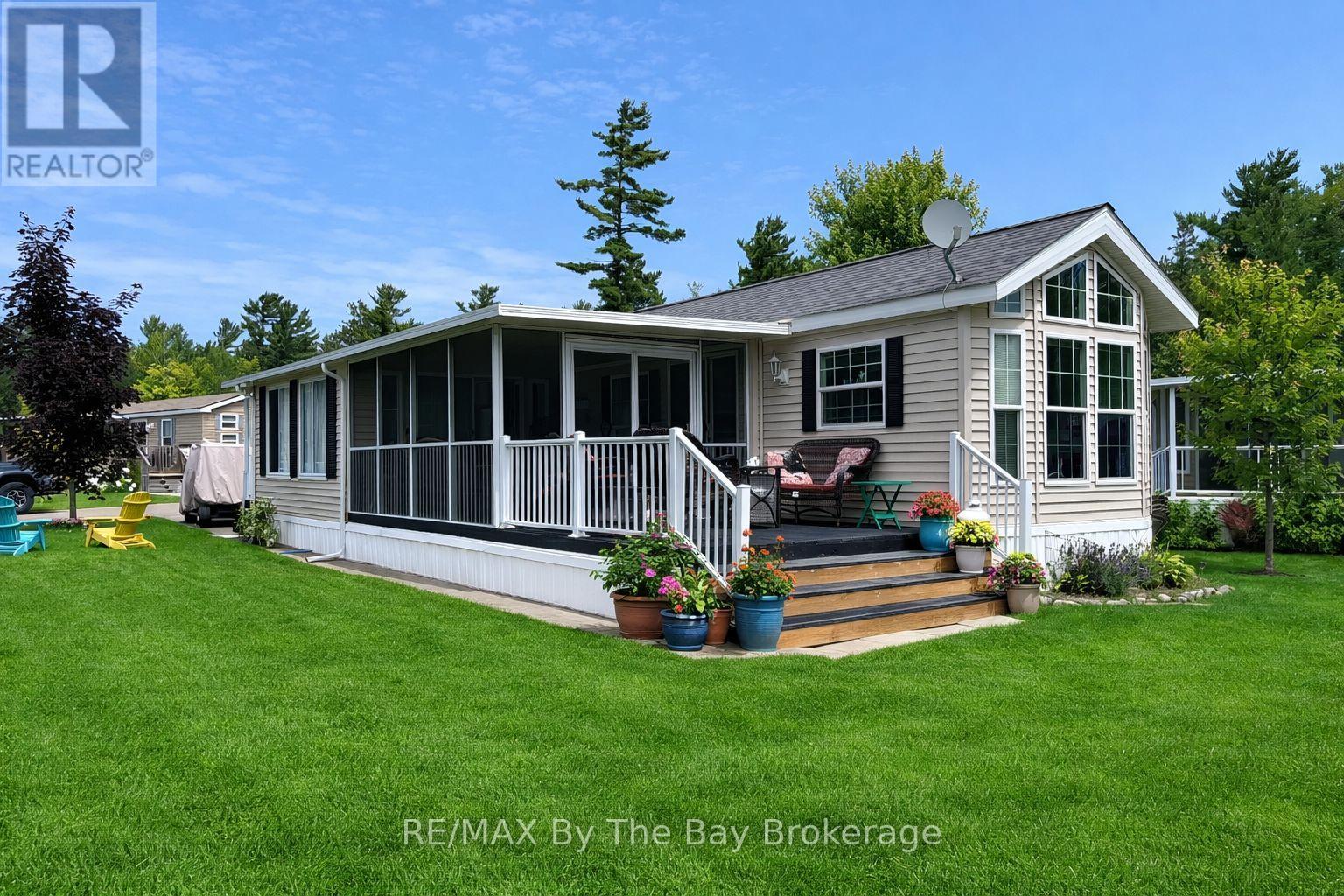 15 Kenora Trail Property Photo 1