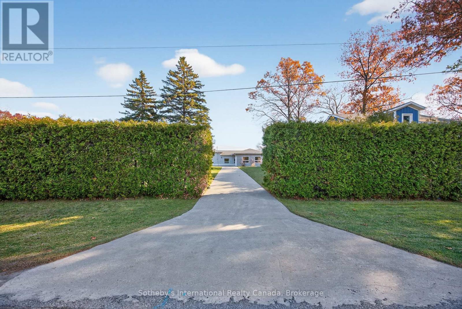1420 Tiny Beaches Road N Property Photo 3
