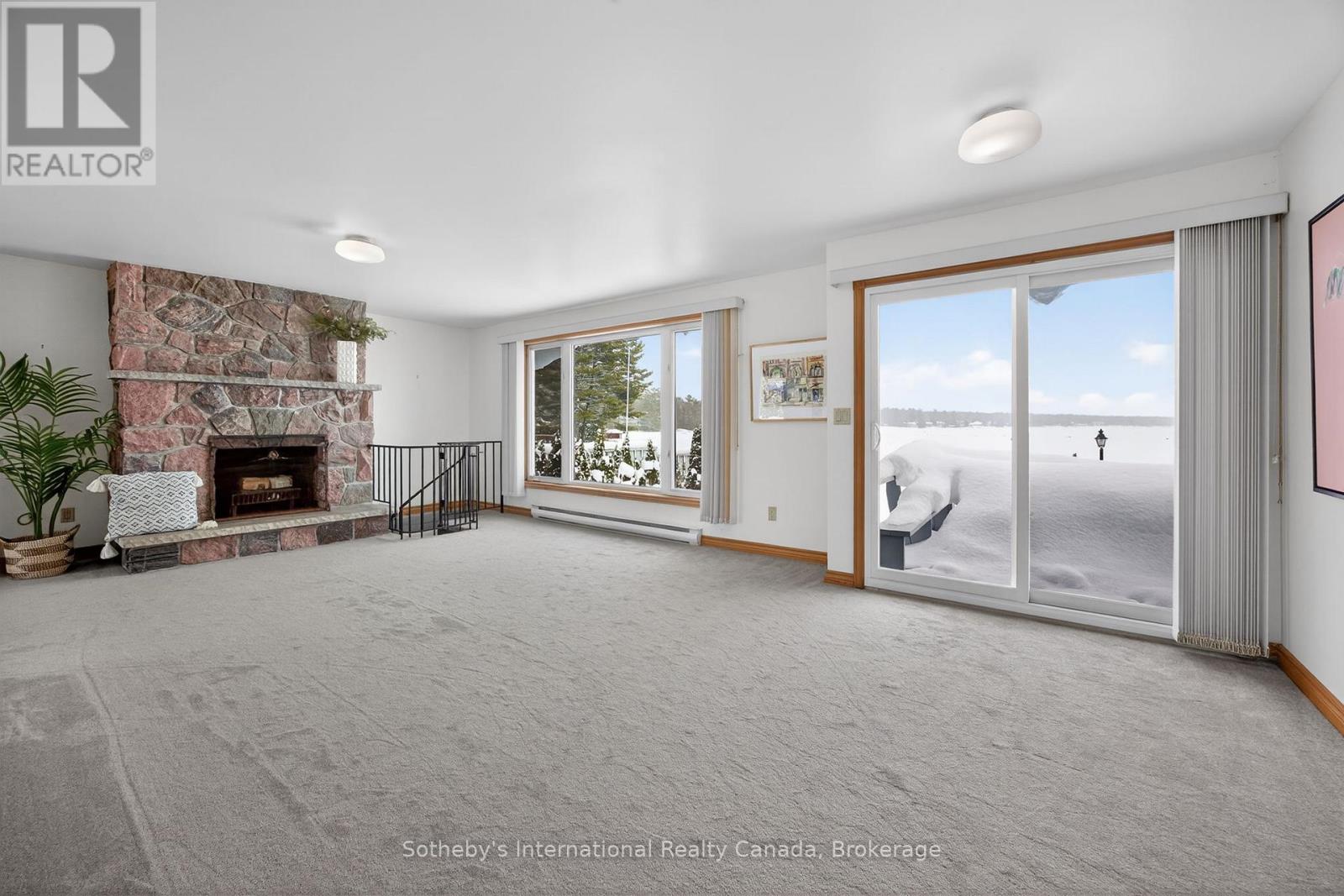 1420 Tiny Beaches Road N Property Photo 10