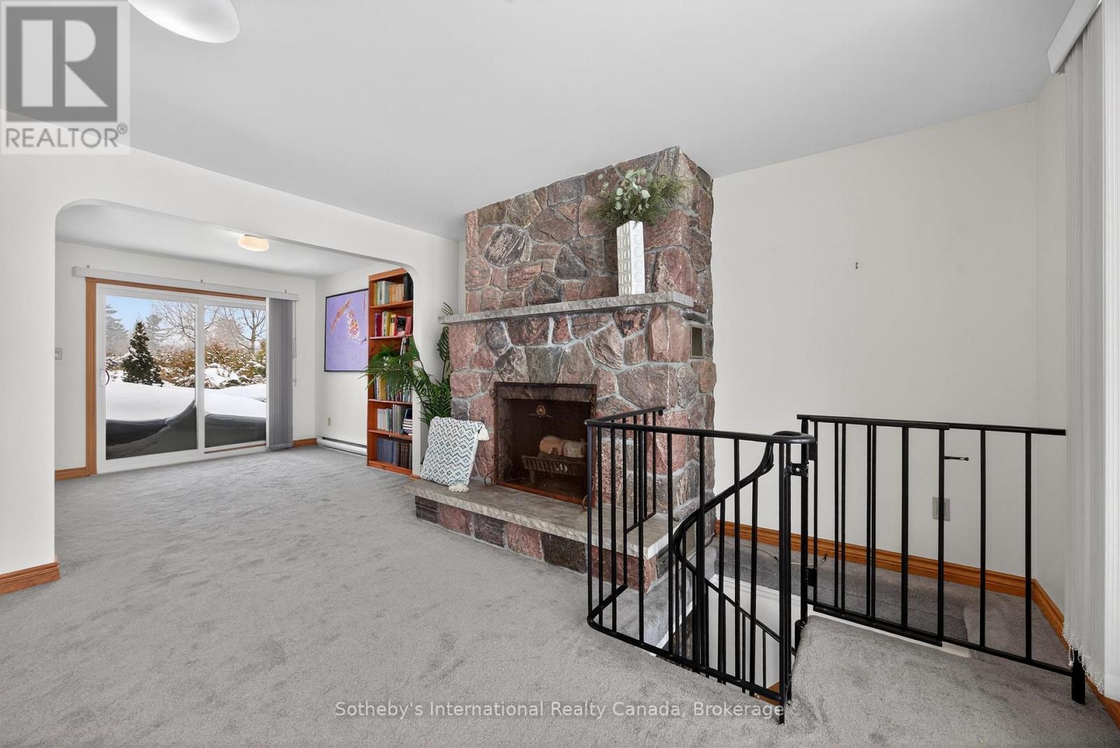 1420 Tiny Beaches Road N Property Photo 11