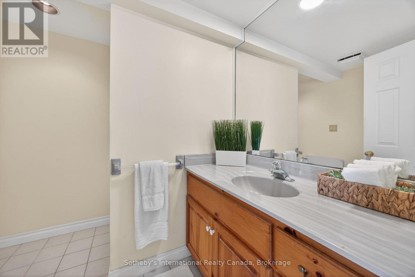 1420 Tiny Beaches Road N Property Photo 24