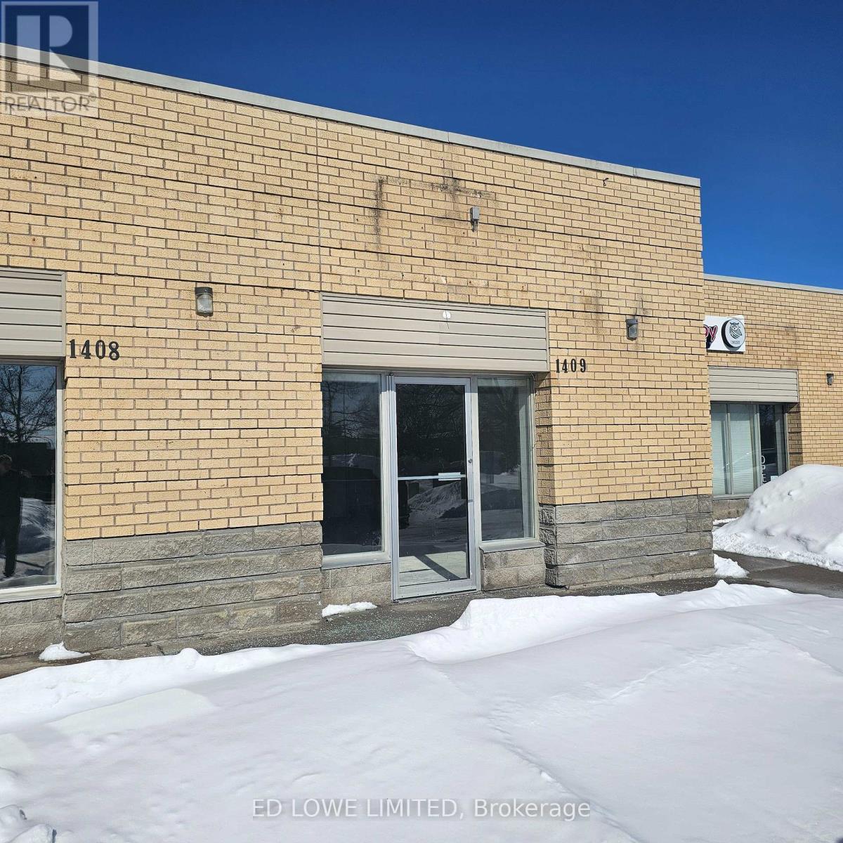 1409 - 64 CEDAR POINTE DRIVE Property Photo 1