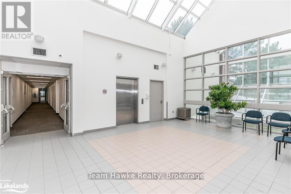 101 - 240 Penetanguishene Road Property Photo 14