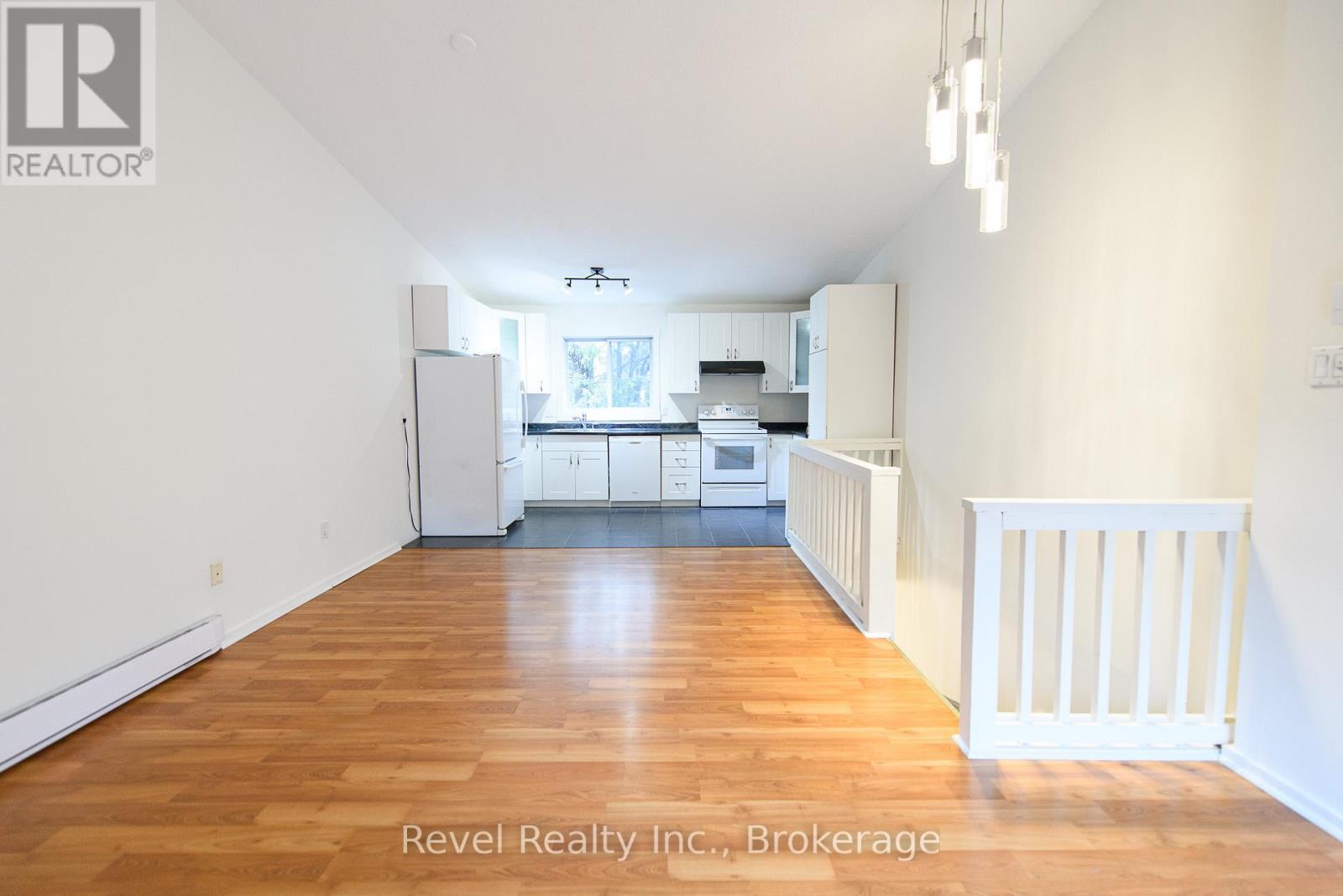 227 - 17 Harbour Street W Property Photo 8