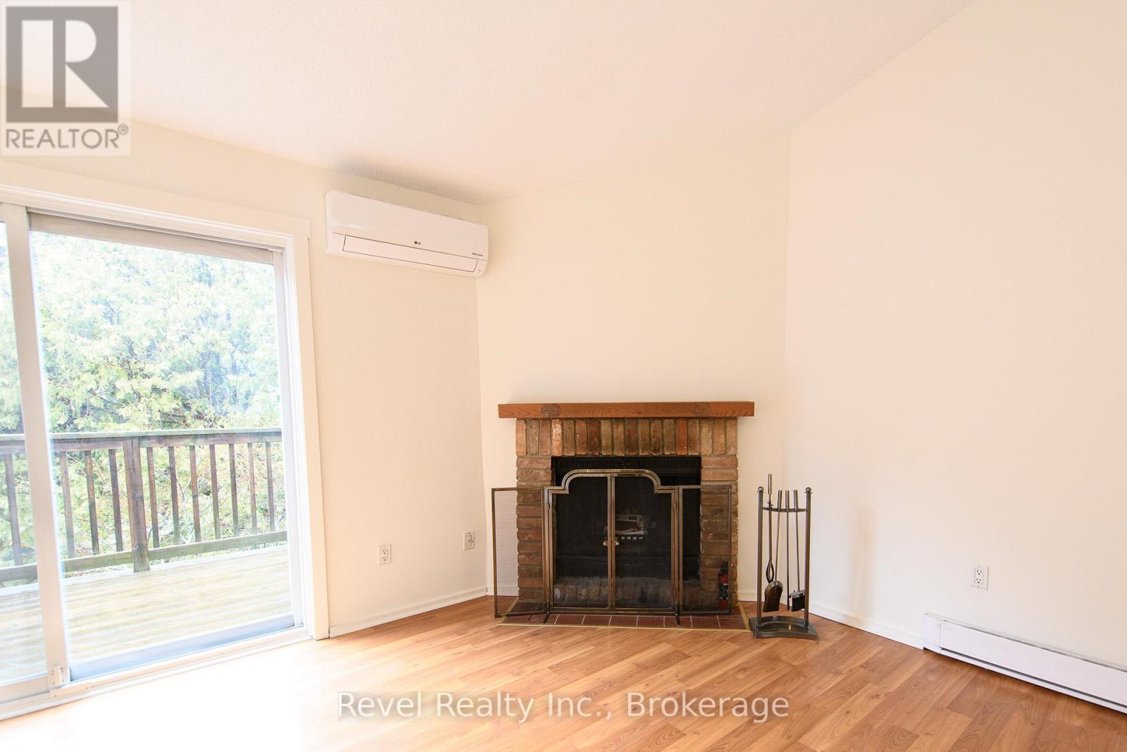227 - 17 Harbour Street W Property Photo 9