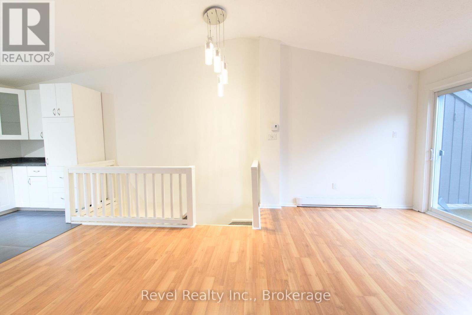 227 - 17 Harbour Street W Property Photo 10