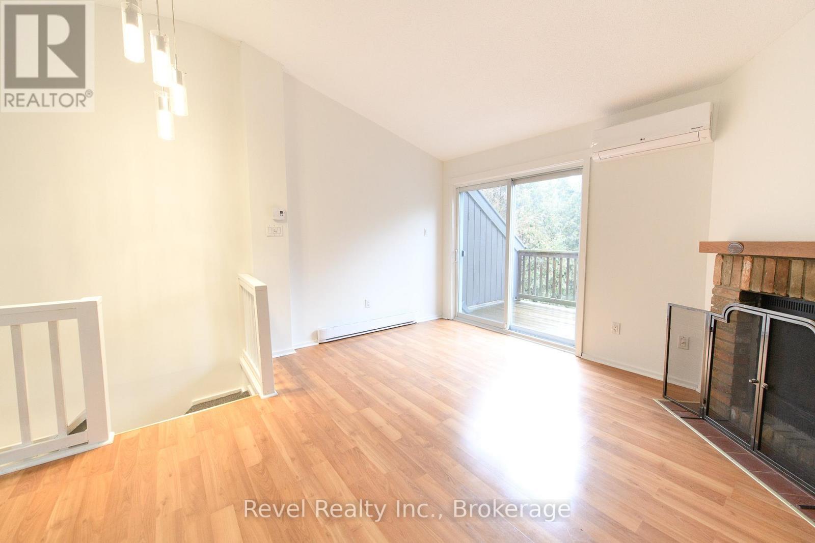 227 - 17 Harbour Street W Property Photo 11