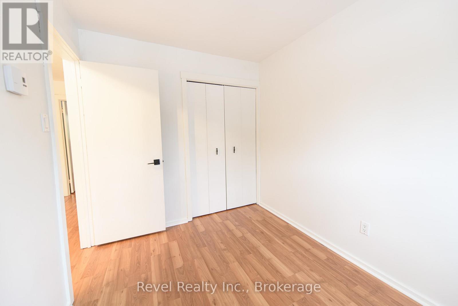 227 - 17 Harbour Street W Property Photo 17