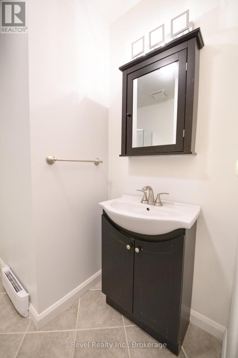227 - 17 Harbour Street W Property Photo 18