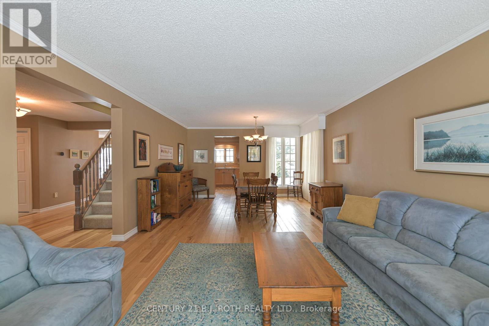 698 Broadview Avenue Property Photo 4