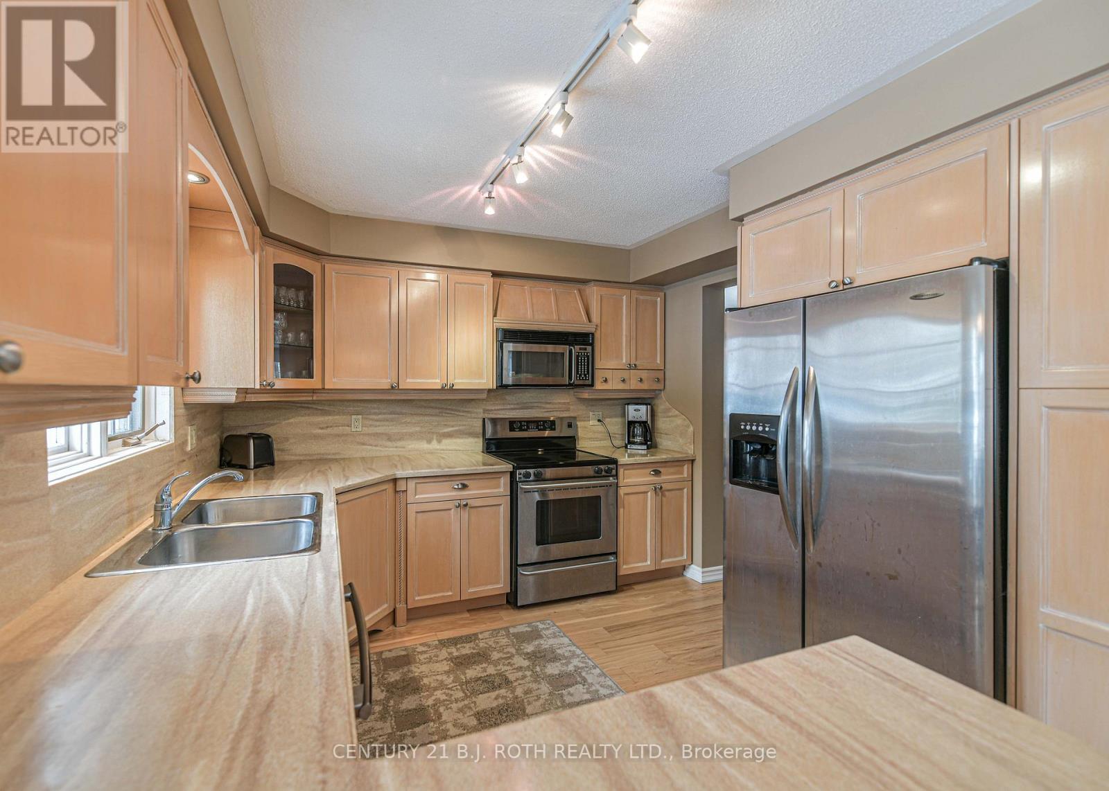 698 Broadview Avenue Property Photo 8
