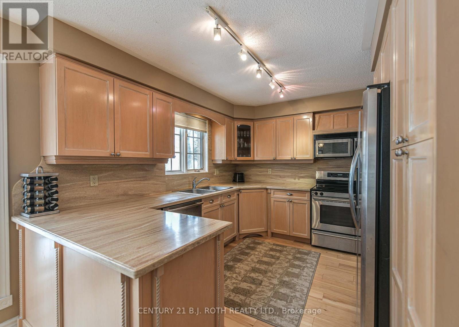 698 Broadview Avenue Property Photo 9