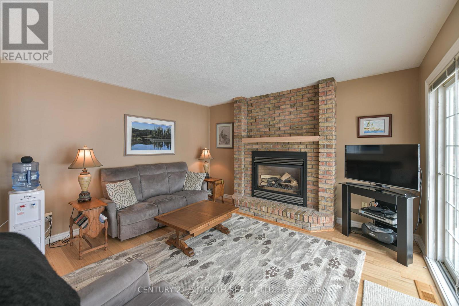 698 Broadview Avenue Property Photo 11