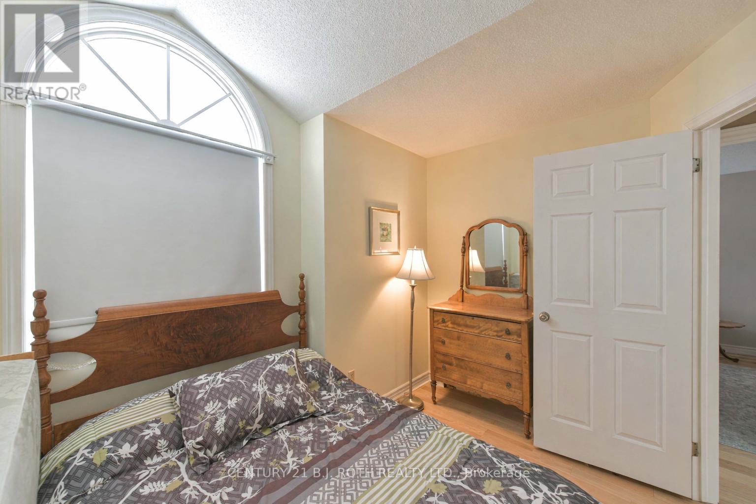 698 Broadview Avenue Property Photo 20