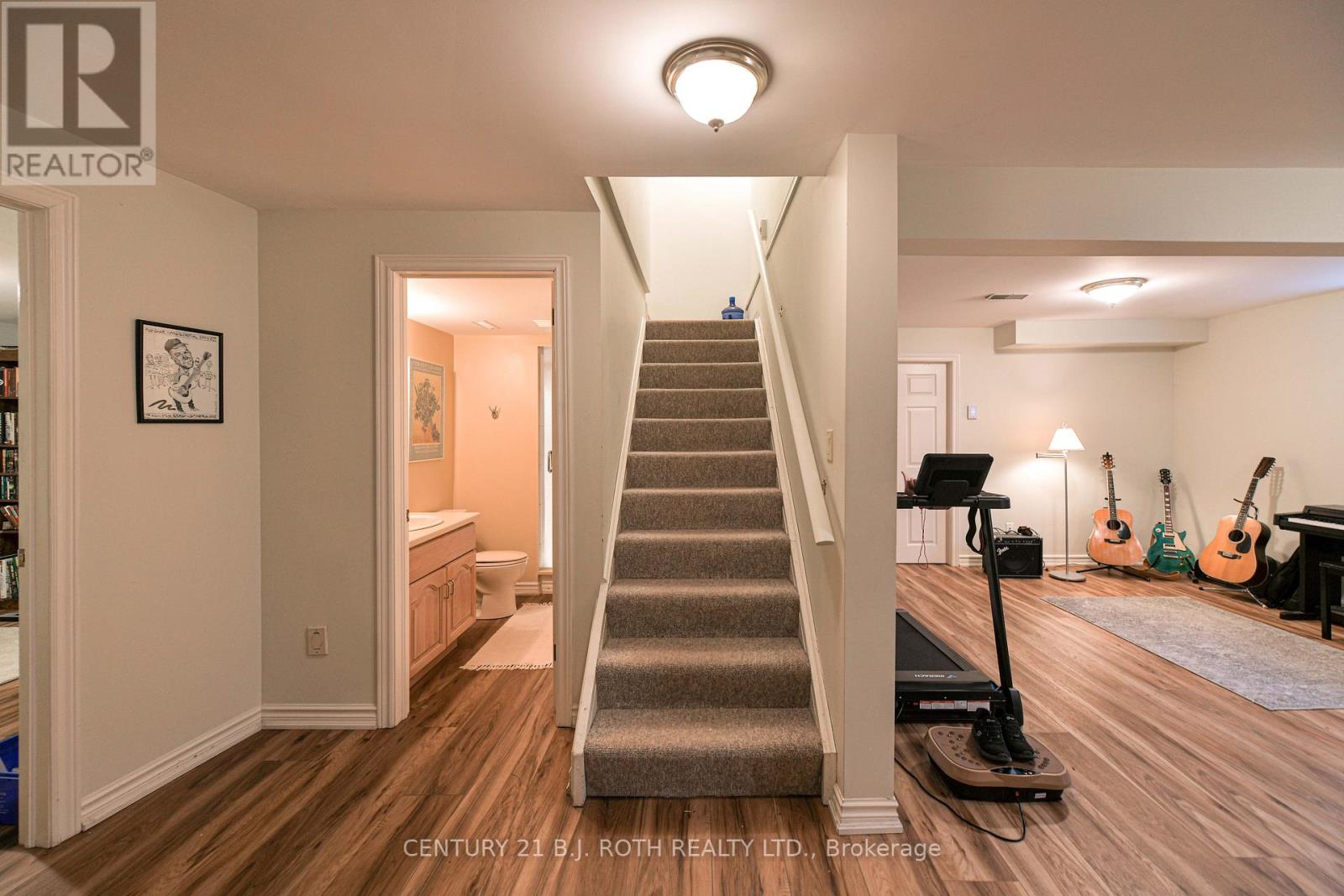 698 Broadview Avenue Property Photo 23