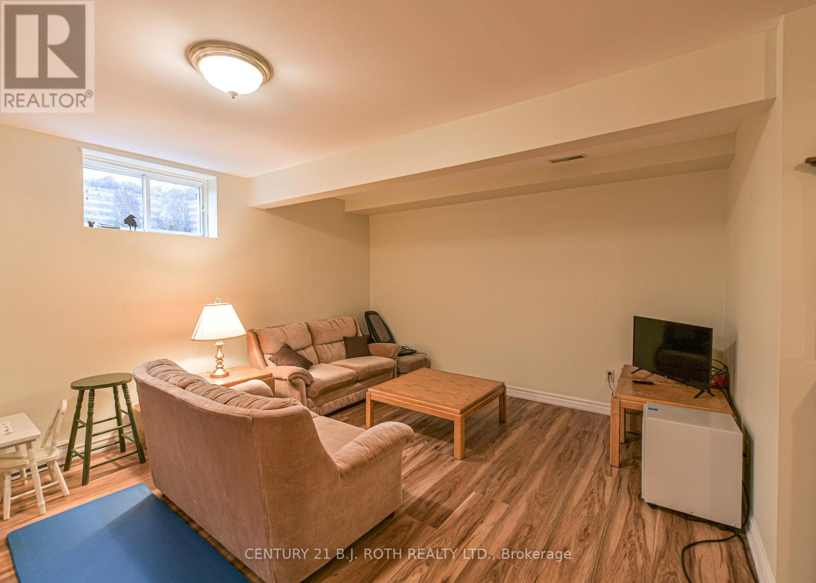 698 Broadview Avenue Property Photo 27