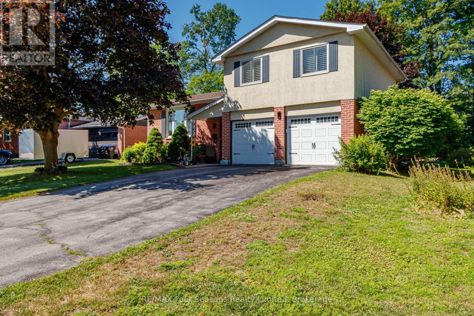 218 Datas Drive Property Photo 2