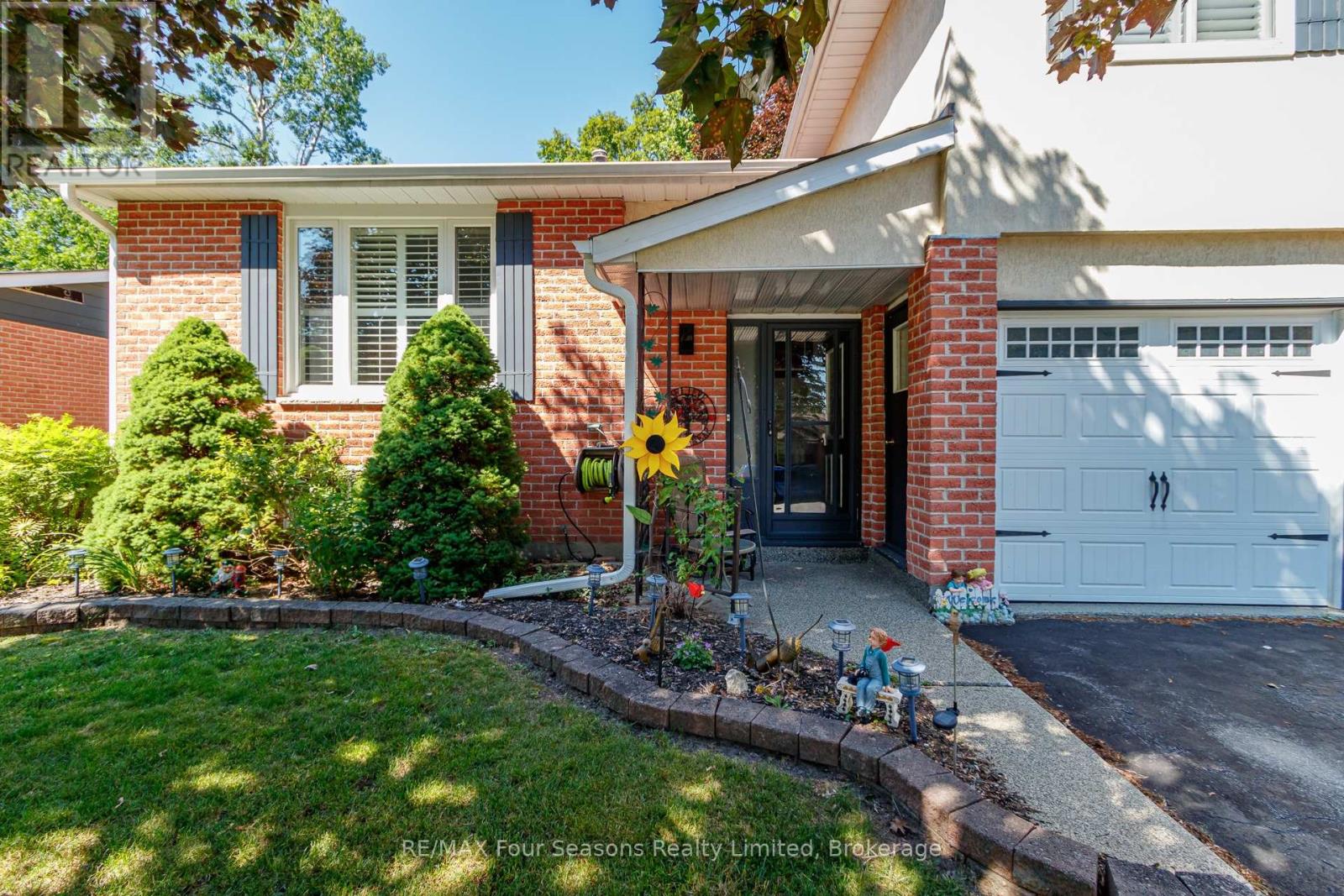 218 Datas Drive Property Photo 3